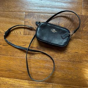 Coach Crossbody Mini | Gold logo & zippers | Black Leather